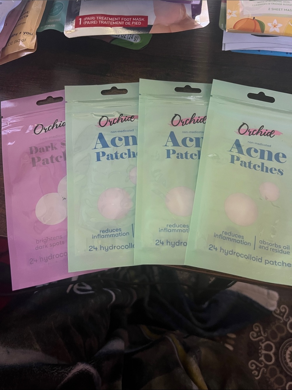 chic Acne Patches Pack – Mint Green and Pink Sachets—THESE WORK GREAT!